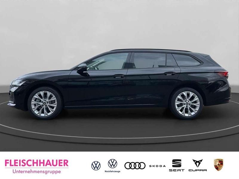 Neu Skoda Superb Selection 193 PS (141 kW) 2025 Schwarz Kombi