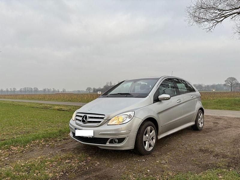 Silber Gebraucht 2006 Mercedes B200 Van / Kleinbus | 4.100 € (Guter Preis) - Bild 1/4