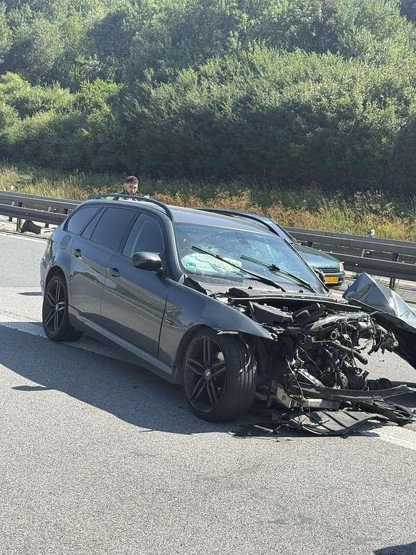 Gebraucht BMW 320 177 PS (130 kW) 2009 Limousine