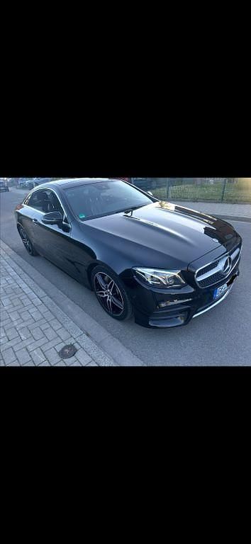 Gebraucht Mercedes E200 AMG 184 PS (135 kW) 2018 Schwarz Coupé
