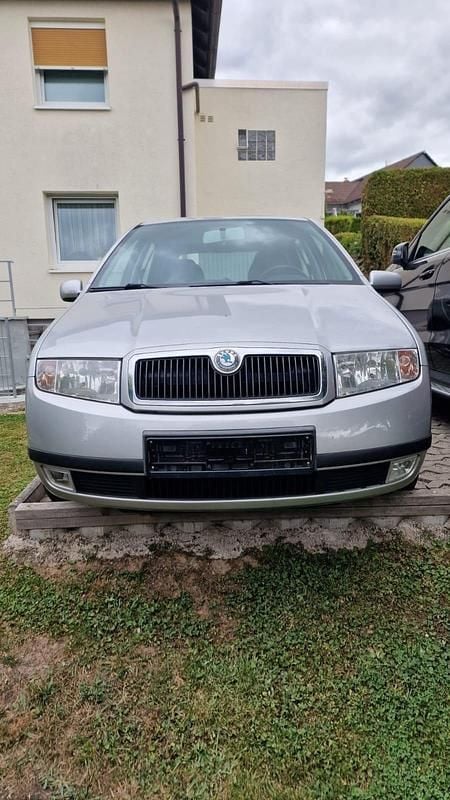 Silber Gebraucht 2002 Skoda Fabia Kleinwagen | 1.750 € (Fairer Preis) - Bild 1/4