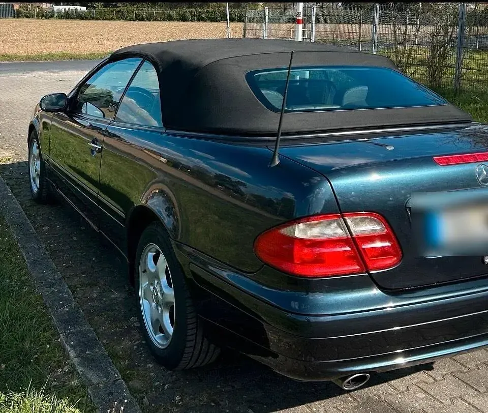 Gebraucht Mercedes CLK320 Elegance 218 PS (160 kW) 2001 Schwarz Cabrio