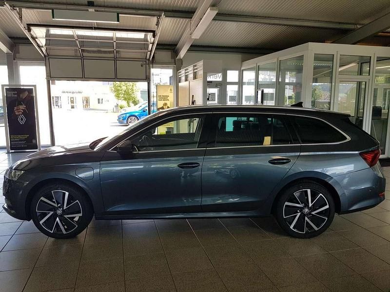 Gebraucht Skoda Octavia Style 150 PS (110 kW) 2020 Quarzgrau metallic Kombi