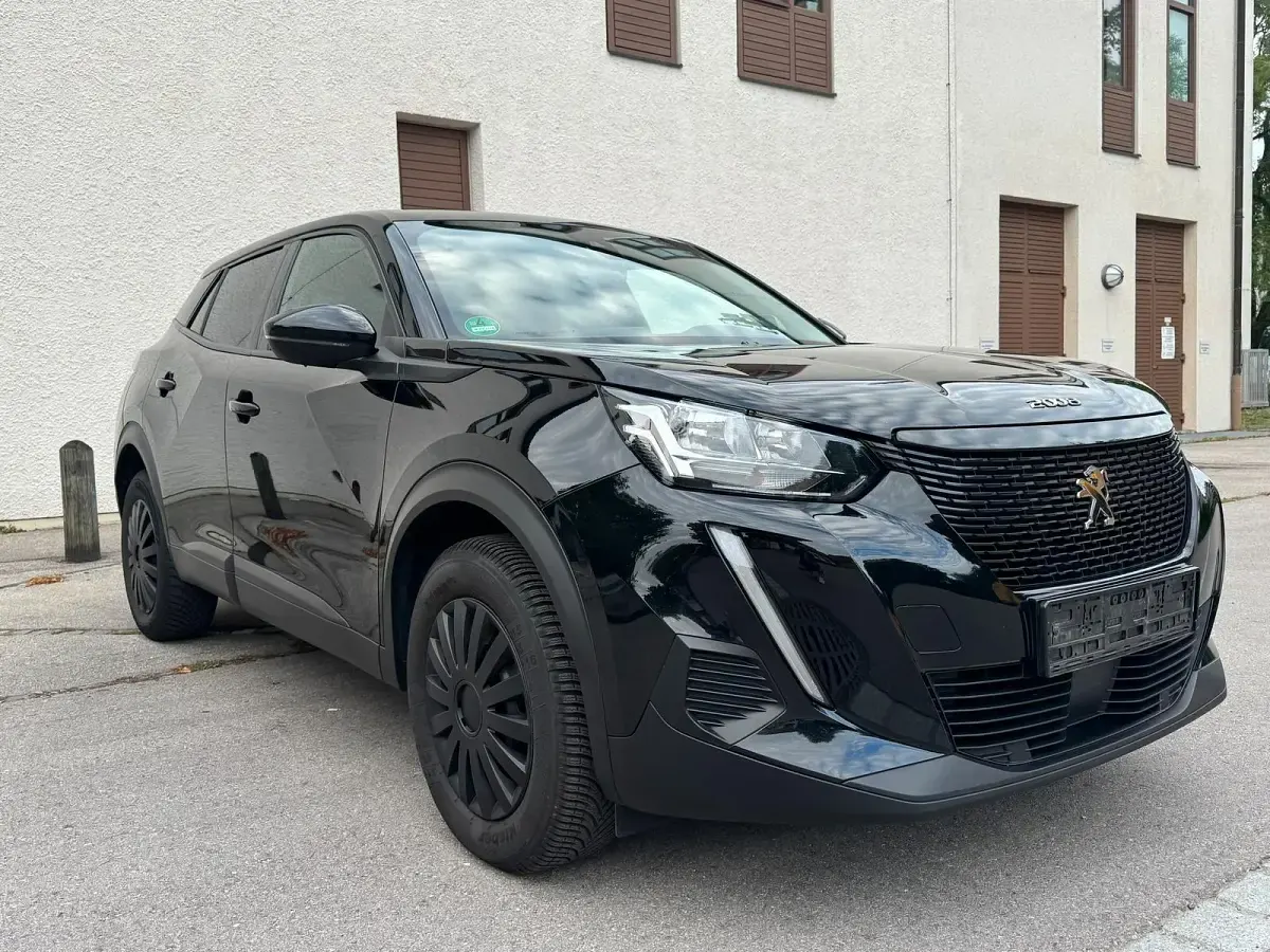 Gebraucht Peugeot 2008 131 PS (96 kW) 2021 Schwarz SUV