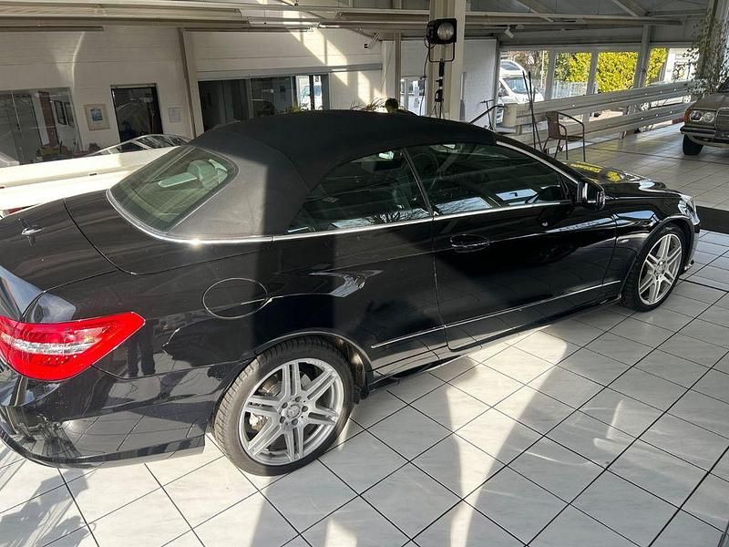 Gebraucht Mercedes E350 Sport 292 PS (214 kW) 2010 Schwarz Cabrio