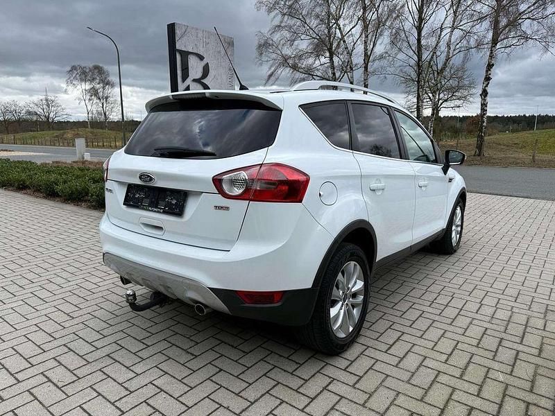 Gebraucht Ford Kuga Titanium 136 PS (100 kW) 2011 Weiß SUV