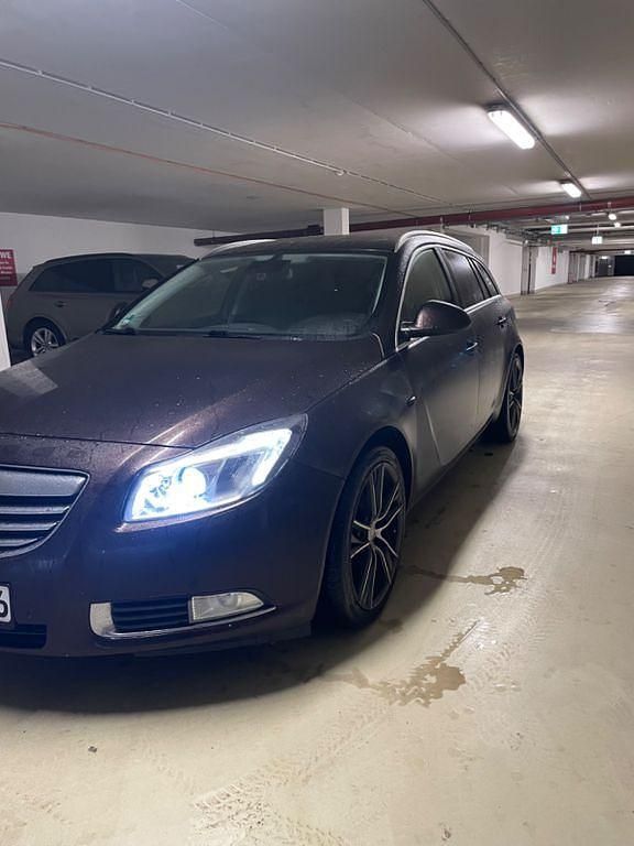 Gebraucht Opel Insignia Edition 160 PS (117 kW) 2013 Braun Kombi