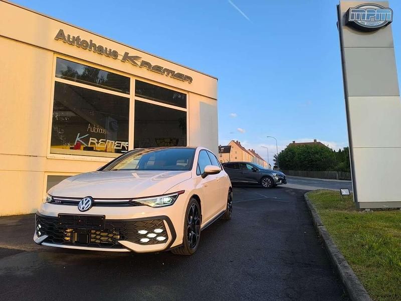 Pure white Gebraucht 2025 VW Golf VIII GTI Kleinwagen | 38.490 € (Guter Preis) - Bild 1/4