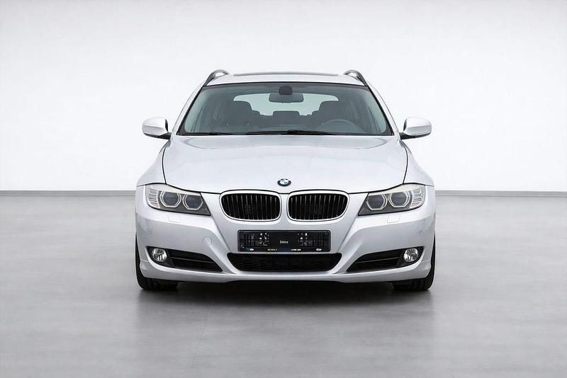 Gebraucht BMW 325 218 PS (160 kW) 2009 Silber Kombi