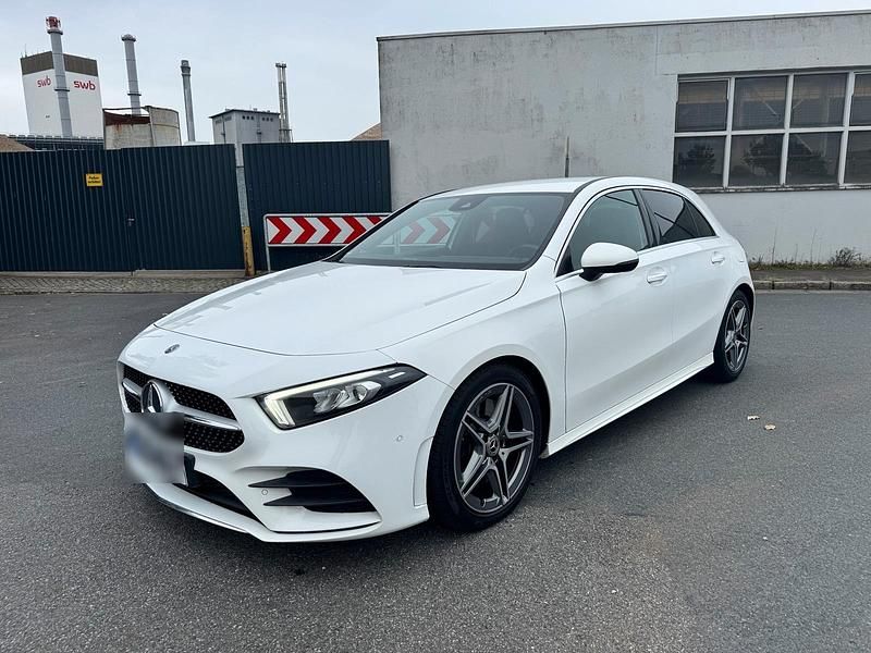 Weiß Gebraucht 2018 Mercedes A250 AMG Limousine | 24.999 € (Teuer) - Bild 1/4