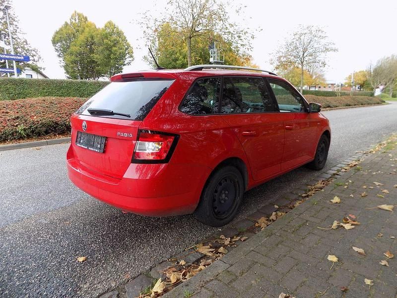 Gebraucht Skoda Fabia Ambition 110 PS (80 kW) 2017 Rot Kleinwagen