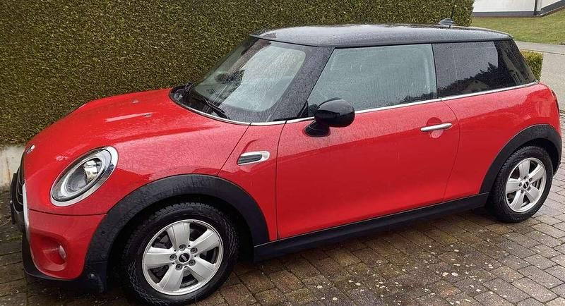 Gebraucht Mini Cooper 136 PS (100 kW) 2019 Rot Kleinwagen