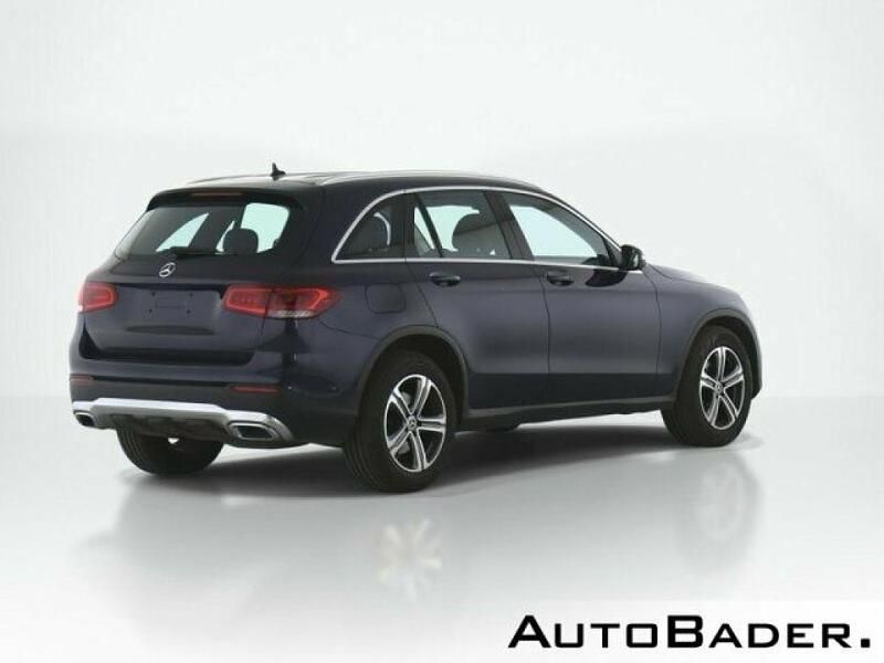 Gebraucht Mercedes GLC220 Exclusive 194 PS (142 kW) 2022 890 cavansitblau (metallic) SUV