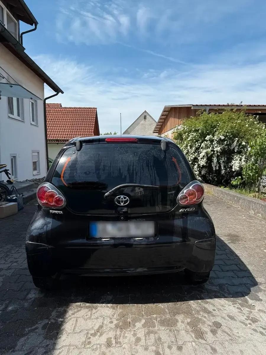 Second-hand Toyota Aygo 68 CP (50 kW) 2009 Negru Hatchback