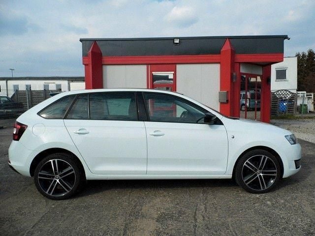Gebraucht Skoda Rapid Style 86 PS (63 kW) 2015 Weiß Kleinwagen