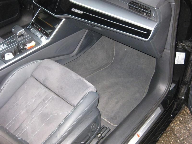 Gebraucht Audi A6 S-Line 245 PS (180 kW) 2025 Schwarz Kombi