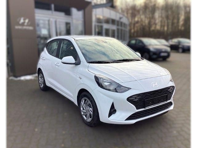 Neu Hyundai i10 Select 63 PS (46 kW) 2025 Weiss Kleinwagen