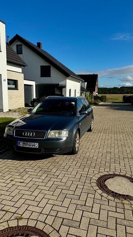 Grau Gebraucht 2004 Audi A6 Kombi | 999 € (Guter Preis) - Bild 1/4
