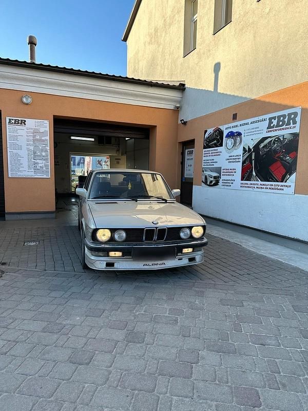 Usado BMW 524 1987 Andere farben Berlina