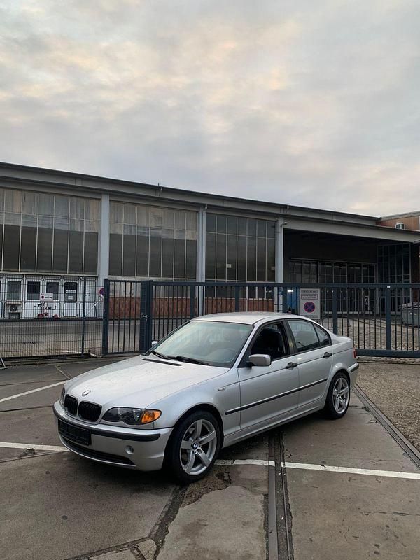 Gebraucht BMW 316 116 PS (85 kW) 2003 Silber Limousine