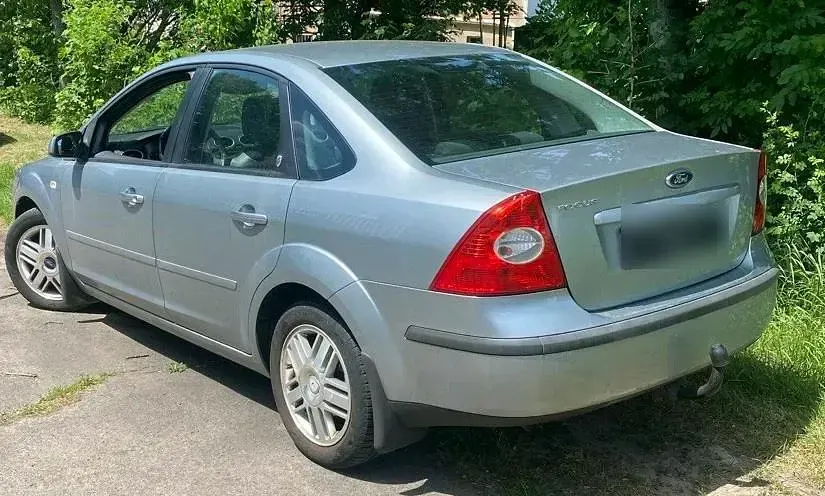Gebraucht Ford Focus Ghia 116 PS (85 kW) 2005 Silber Limousine