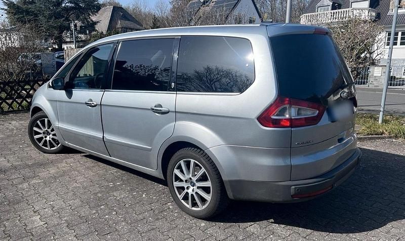 Gebraucht Ford Galaxy 140 PS (102 kW) 2008 Silber Van / Kleinbus