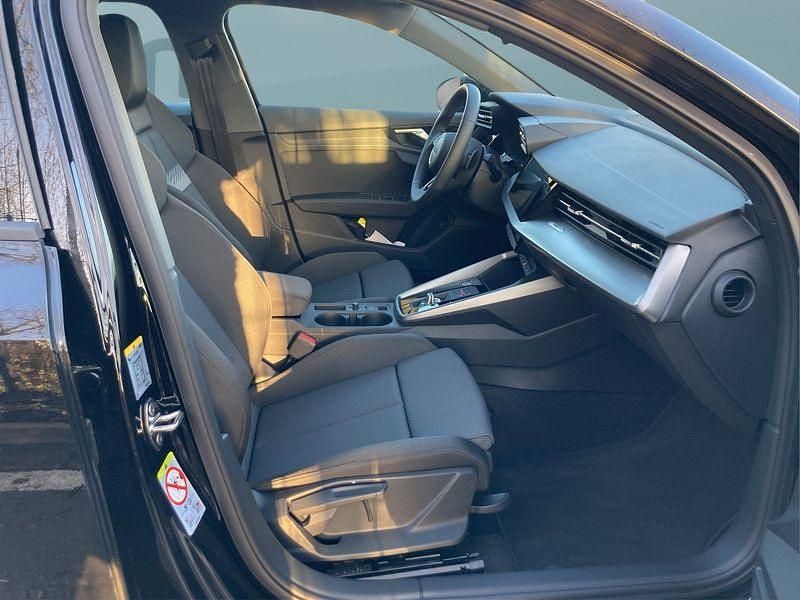Gebraucht Audi A3 Sportback e-tron 204 PS (150 kW) 2023 Schwarz Kleinwagen