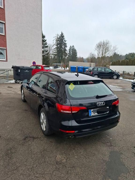 Gebraucht Audi A4 150 PS (110 kW) 2018 Schwarz Kombi