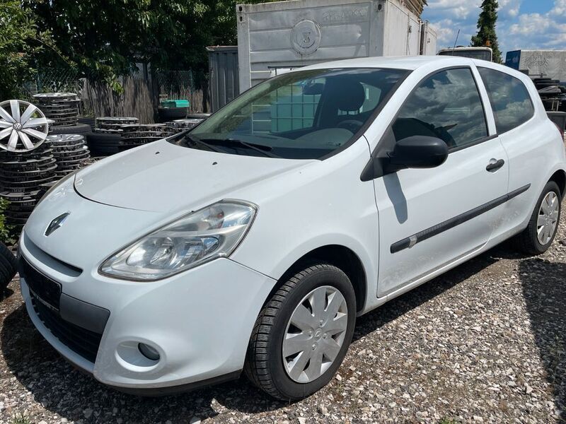 Weiß Gebraucht 2009 Renault Clio III Expression Limousine | 2.200 € (Guter Preis) - Bild 1/4