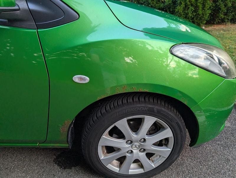 Gebraucht Mazda 2 Independence 86 PS (63 kW) 2009 Grün Kleinwagen