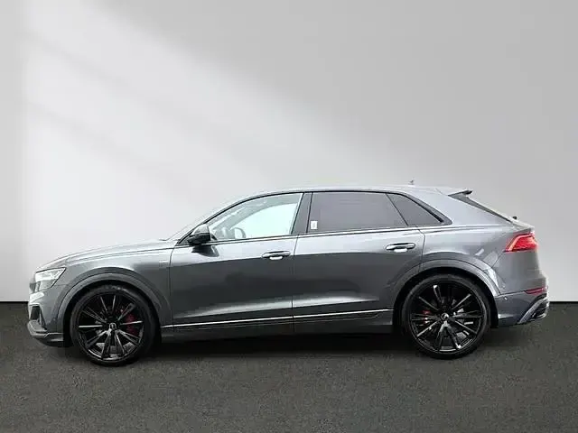 Gebraucht Audi Q8 Competition 286 PS (210 kW) 2023 Daytonagrau perleffekt SUV