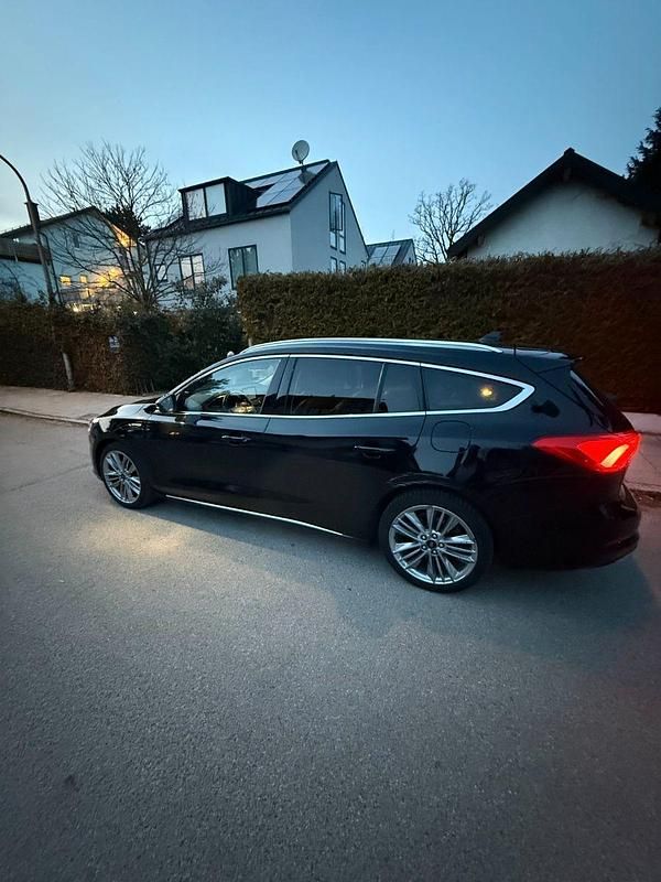 Gebraucht Ford Focus Vignale 150 PS (110 kW) 2019 Schwarz Kombi