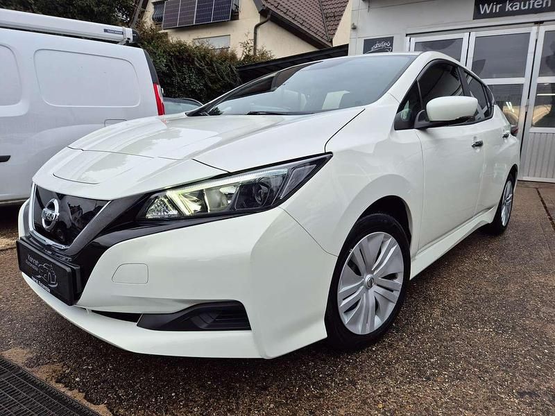 Gebraucht Nissan Leaf Visia 110 kW (150 PS) 2010 White (s) Kleinwagen
