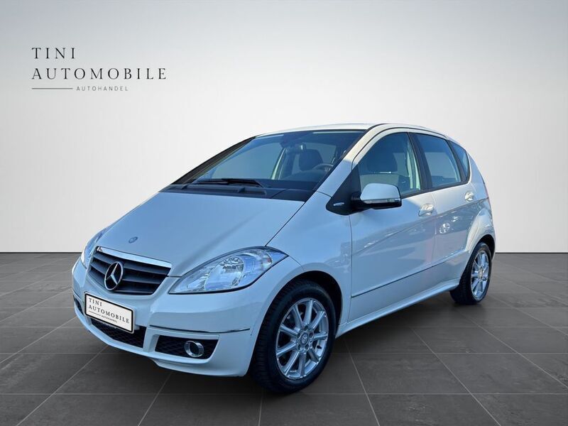 Weiß Gebraucht 2009 Mercedes 180 Edition Limousine | 6.800 € (Superpreis) - Bild 1/4