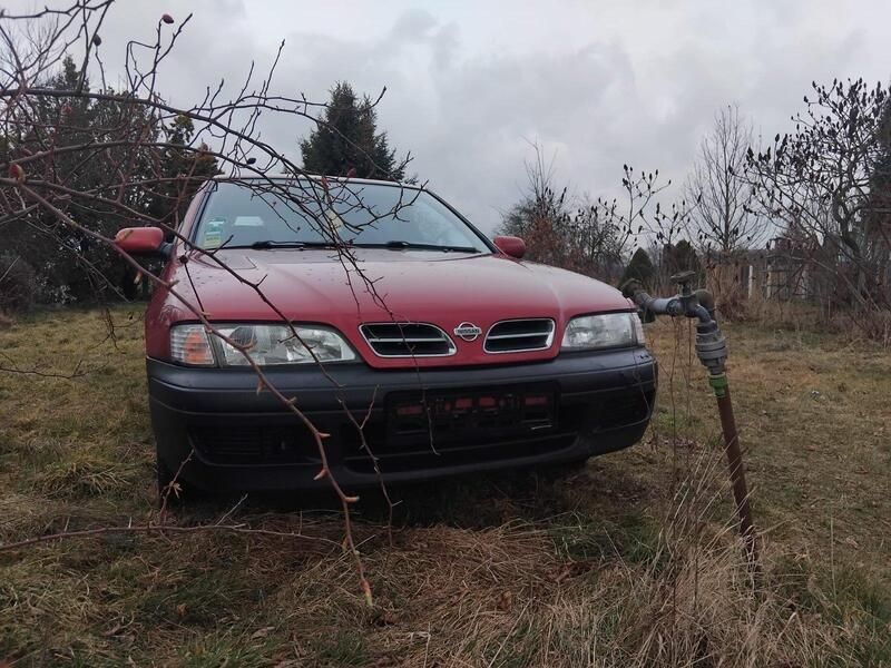 Rot Gebraucht 1996 Nissan Primera Limousine | 800 € - Bild 1/4
