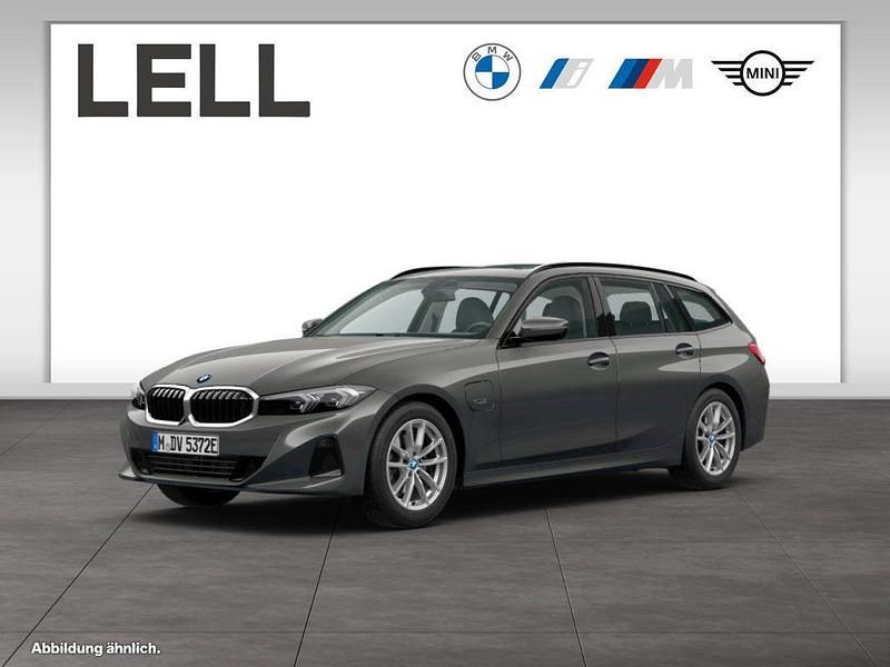 Grau Gebraucht 2022 BMW 320e Sport Line Kombi | 31.850 € (Fairer Preis) - Bild 1/4