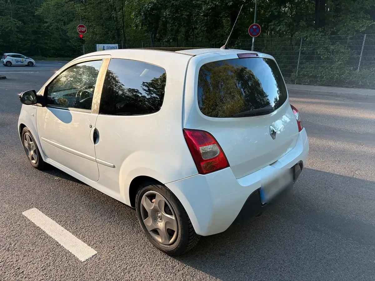 Second-hand Renault Twingo 75 CP (55 kW) 2010 Alb Hatchback