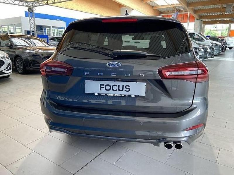 Neu Ford Focus ST-Line X 125 PS (91 kW) 2025 Grau Limousine