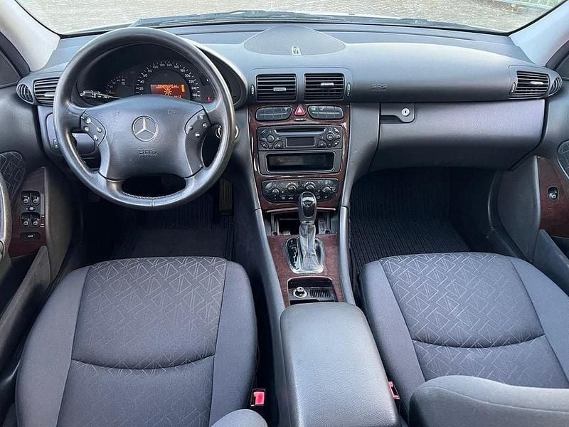 Gebraucht Mercedes C200 Avantgarde 122 PS (89 kW) 2003 Silber Limousine
