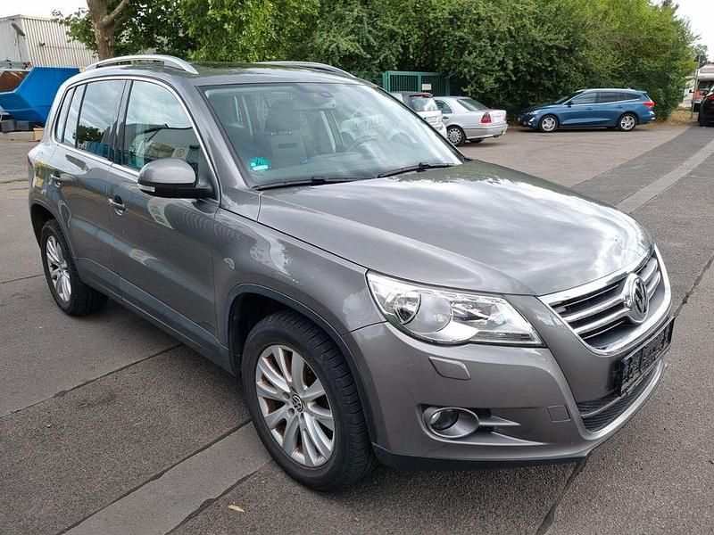Grau Gebraucht 2009 VW Tiguan Sportline SUV | 4.650 € (Superpreis) - Bild 1/4