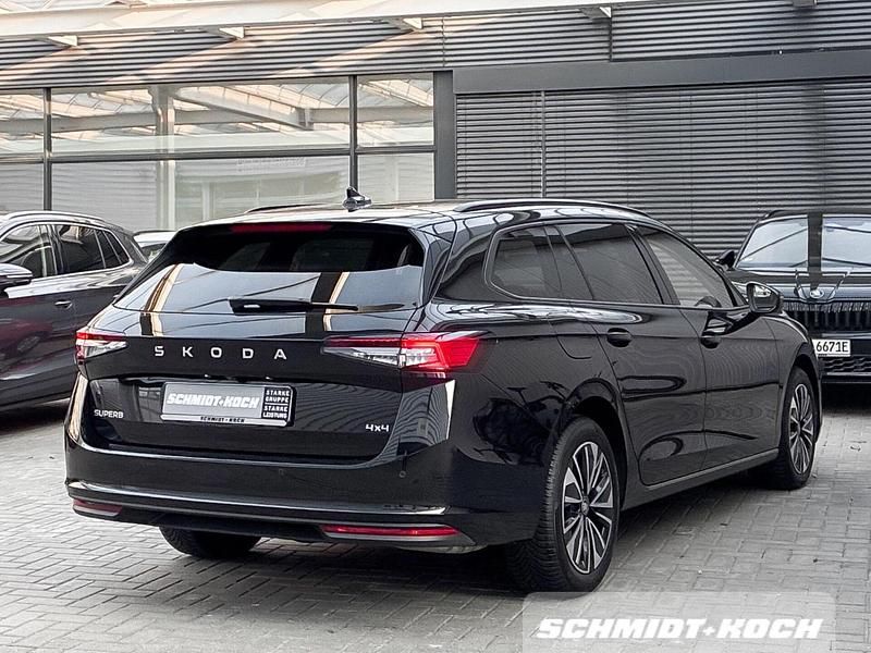 Gebraucht Skoda Superb Selection 265 PS (194 kW) 2025 Ebony schwarz (schwarz) Kombi