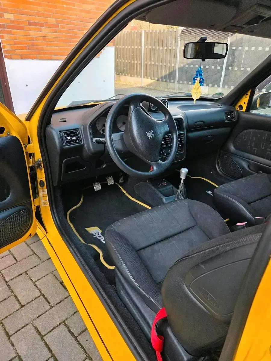 Gebraucht Peugeot 106 Sport 60 PS (44 kW) 2001 Gelb Kleinwagen