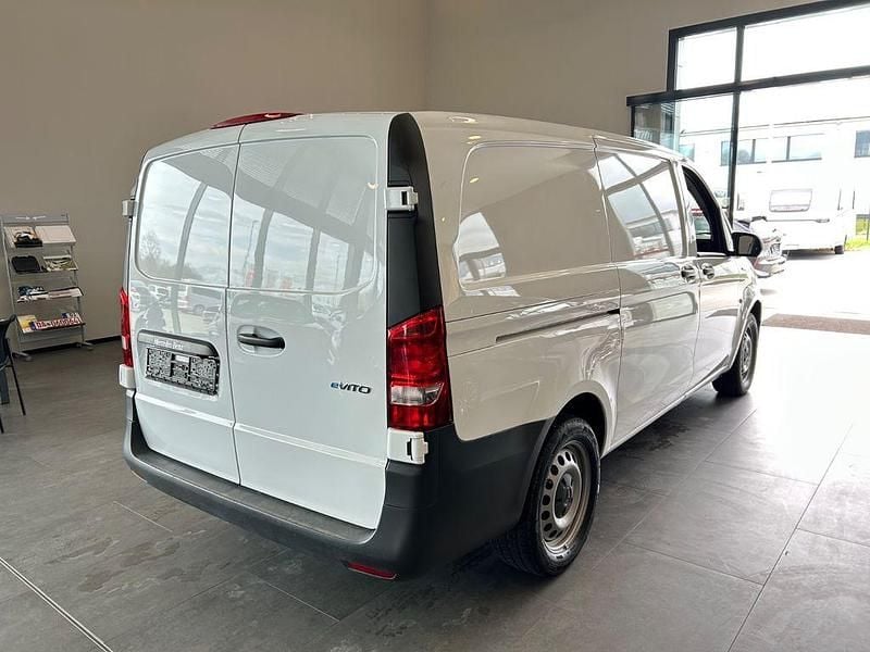 Gebraucht Mercedes e-Vito 85 kW (116 PS) 2021 Weiß Van / Kleinbus