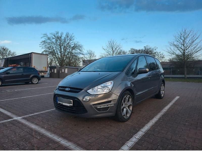 Gebraucht Ford S-MAX Business Edition 163 PS (119 kW) 2013 Braun Van / Kleinbus