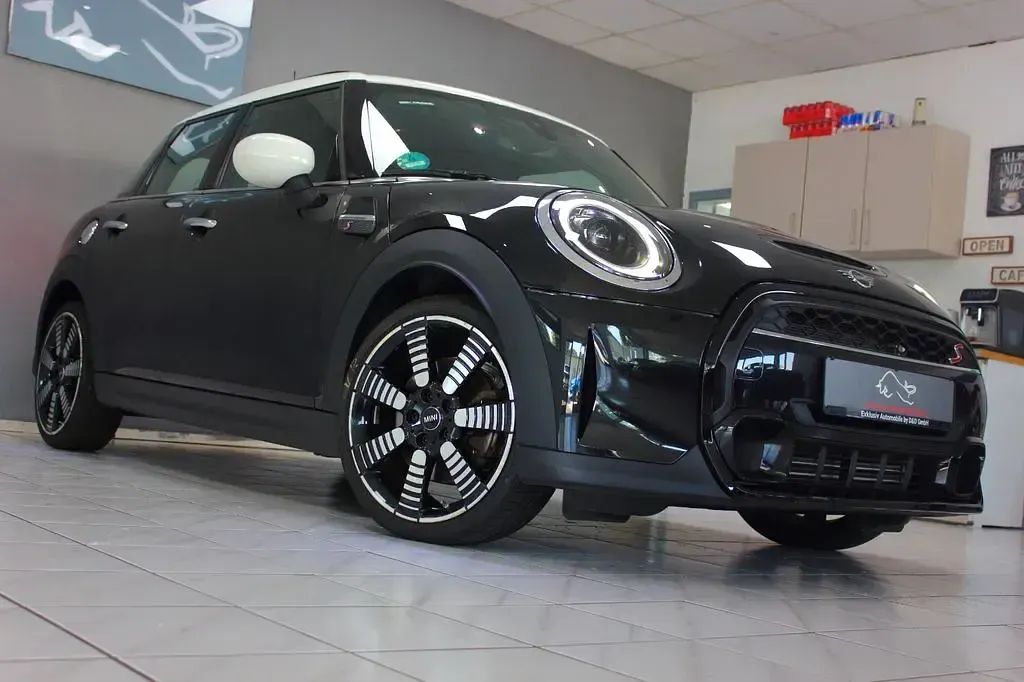 Gebraucht Mini Cooper S Classic 178 PS (130 kW) 2023 Schwarz Kleinwagen