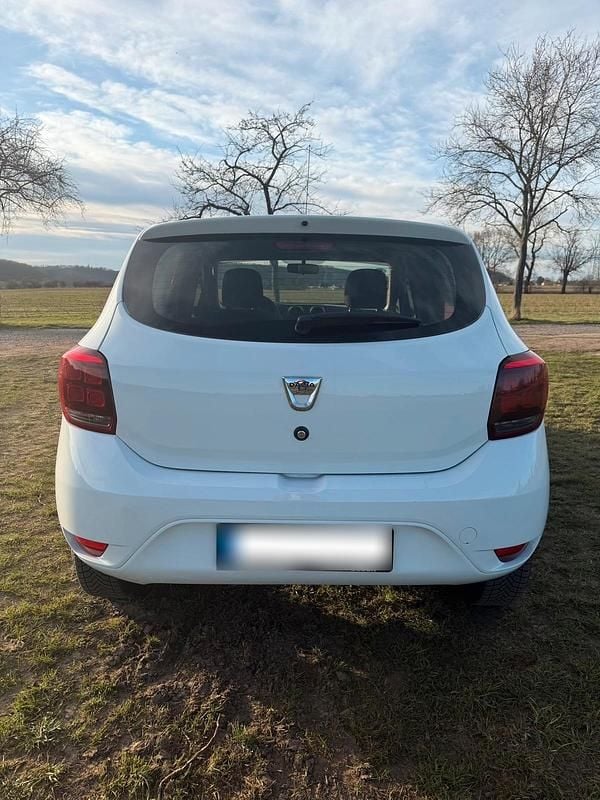 Gebraucht Dacia Sandero 73 PS (53 kW) 2017 Weiß Kleinwagen