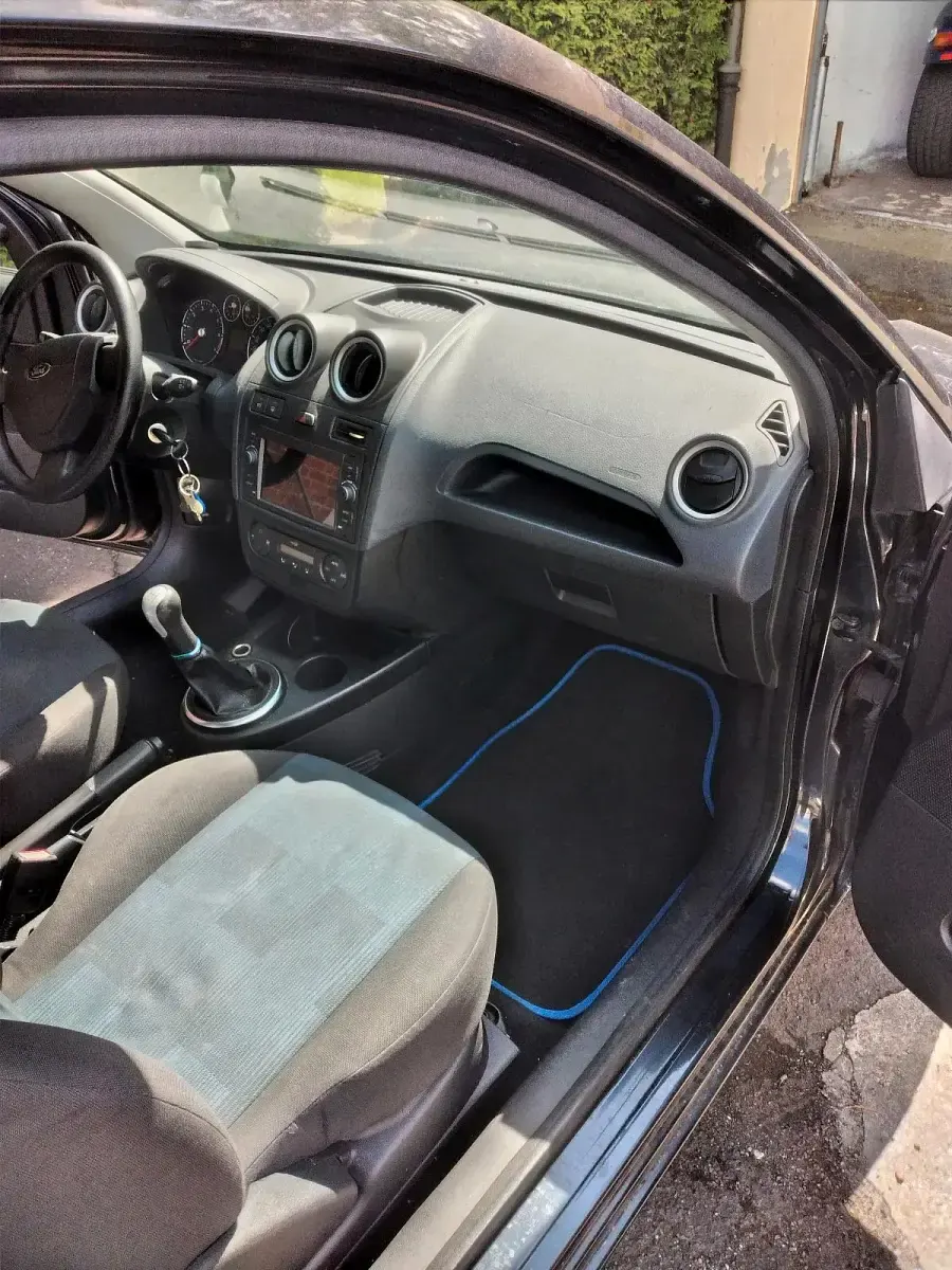 Gebraucht Ford Fiesta 80 PS (58 kW) 2005 Schwarz Kleinwagen