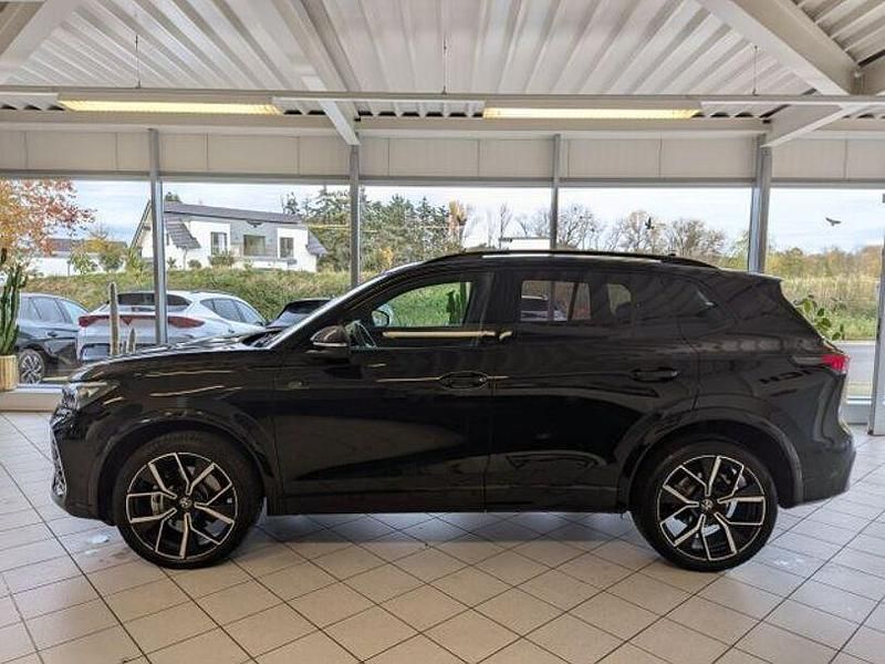 Gebraucht VW Tiguan R-line 193 PS (141 kW) 2025 Schwarz SUV