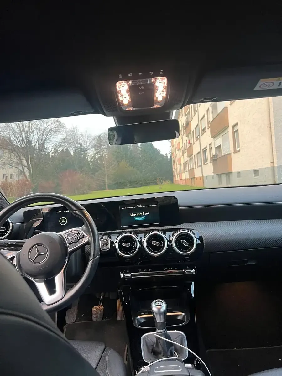 Gebraucht Mercedes A200 149 PS (109 kW) 2020 Schwarz Limousine
