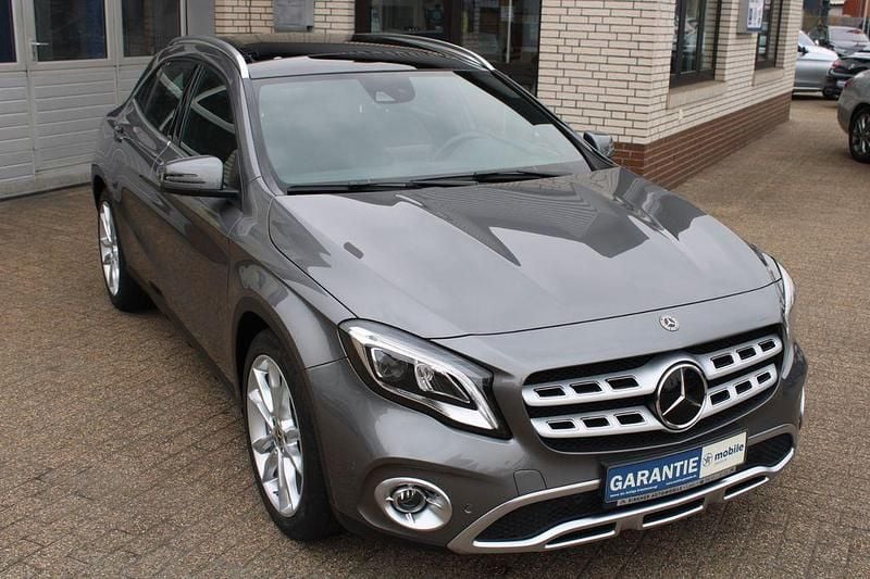 Gebraucht Mercedes GLA250 211 PS (155 kW) 2019 Grau SUV